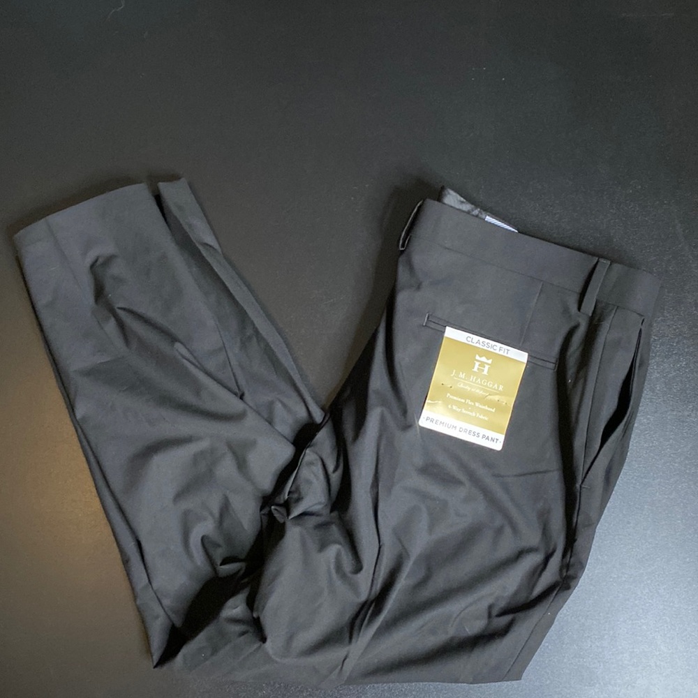 Haggar, men's 38x29, black classic fit premium Classic dress pants NWT